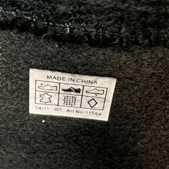 Crocs Black Suede Buckle Ankle Boots W7 Fleece Lined Comfort Platform Cozy - Picture 2 of 13